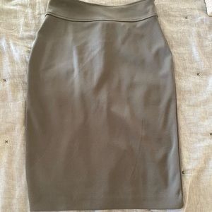 H&M pencil skirt. Size small. Never worn.